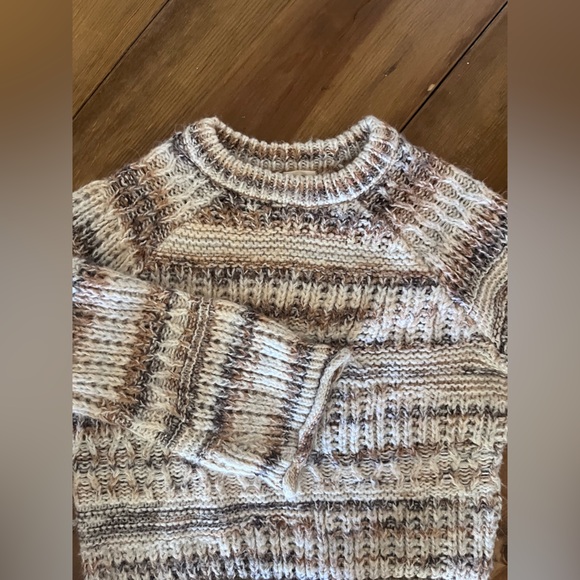 Universal Thread Goods Co. Boho Bell Sleeve Sweater size Medium - Picture 4 of 4